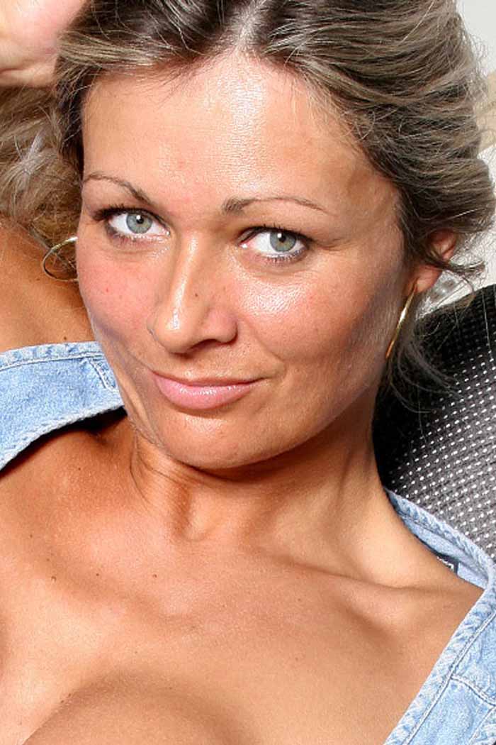 MILF Sexting